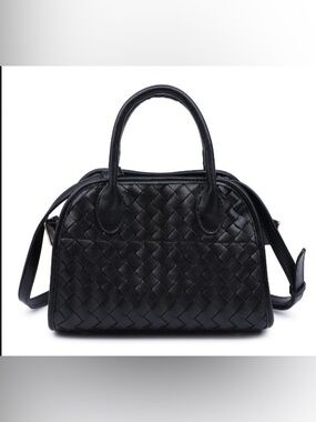 Urban Outfitters Kristie
Crossbody Black leather bag woven texture